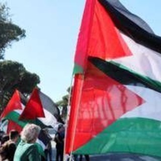 Sciopero per Gaza, corteo pro Pal a Coverciano: "Italia-Israele non deve giocarsi" Sciopero per Gaza, corteo pro Pal a Coverciano: "Italia-Israele non deve giocarsi"
