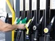 Caro carburanti, scatta il tetto ai prezzi: Eni e IP abbassano benzina e diesel Caro carburanti, scatta il tetto ai prezzi: Eni e IP abbassano benzina e diesel