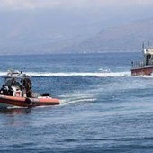 Lecce, recuperato in mare corpo senza vita di un uomo: indagini su identità Lecce, recuperato in mare corpo senza vita di un uomo: indagini su identità
