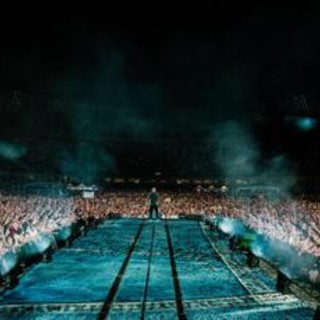 Max Pezzali conquista Milano, a San Siro brillano gli ‘anni d’oro’