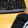 Usa, genitori di un 16enne fanno causa a OpenAi: &quot;ChatGpt lo ha incoraggiato a suicidarsi&quot;