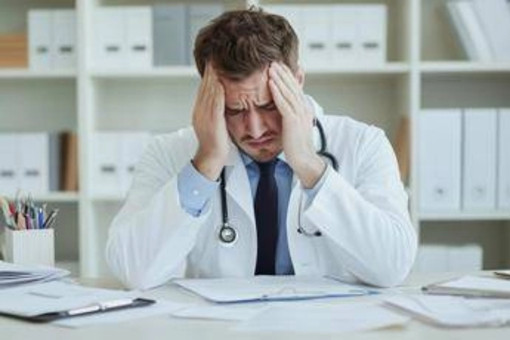 Eurispes: &quot;Cruciale riconoscere segnali del burnout per prevenire danni a salute lavoratori&quot;