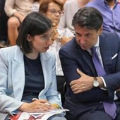 Ucraina, Pd risponde a Conte: "Sciogliere nodi con le primarie? Grave errore, serve sintesi tra i partiti" Ucraina, Pd risponde a Conte: "Sciogliere nodi con le primarie? Grave errore, serve sintesi tra i partiti"