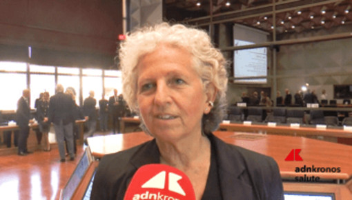 Prevenzione cancro seno, Patarnello (AstraZeneca): "Poliziotte modello positivo" Prevenzione cancro seno, Patarnello (AstraZeneca): "Poliziotte modello positivo"