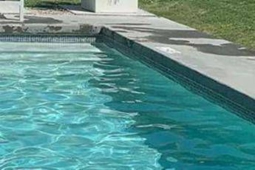 Morto bimbo di 4 anni che era caduto in piscina