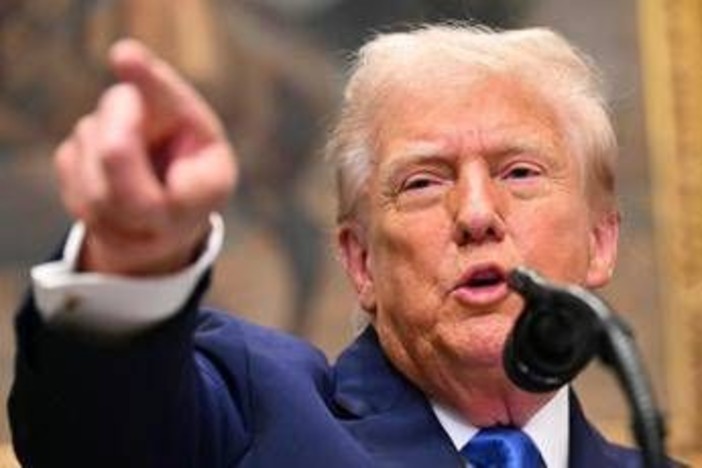 Iran, Trump ai manifestanti: "Continuate a protestare, aiuti in arrivo"