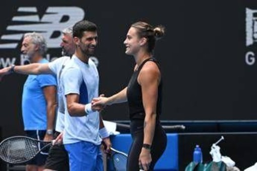 Wimbledon 2025, Djokovic e la risposta che 'gela' Sabalenka - Video