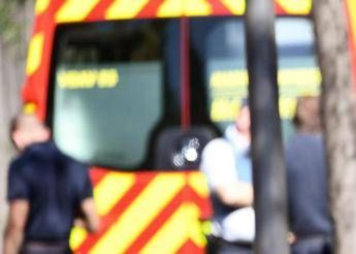 Francia, attacco con coltello a Marsiglia: diversi feriti, ucciso l'aggressore