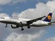 Power bank prende fuoco su volo di Lufthansa: volo Francoforte-Lisbona dirottato a Lione Power bank prende fuoco su volo di Lufthansa: volo Francoforte-Lisbona dirottato a Lione