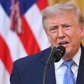 Iran, Trump: "Colpiremo il sito nucleare di Pickaxe". Teheran: "Così sarà guerra totale" Iran, Trump: "Colpiremo il sito nucleare di Pickaxe". Teheran: "Così sarà guerra totale"