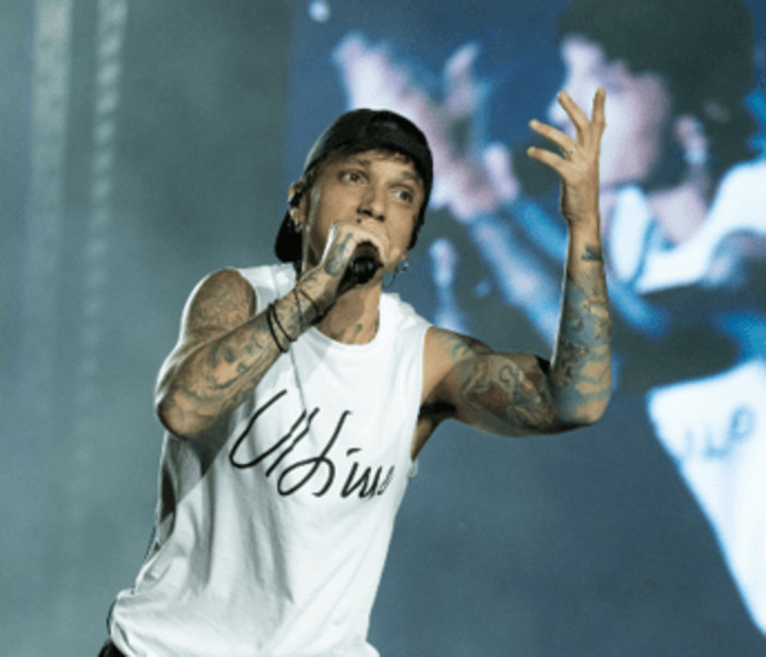 Ultimo, 'Bella davvero' è il nuovo singolo: il video con Juli (e il commento di Olly)