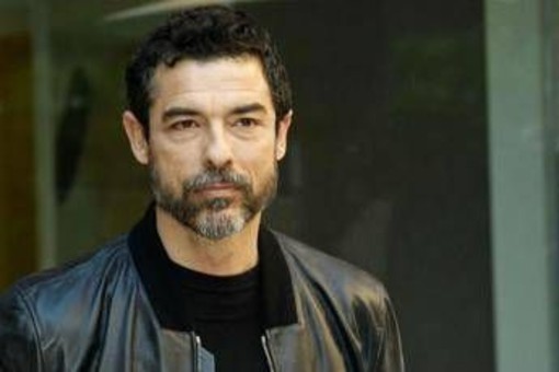 Alessandro Gassmann a sindaco Gallarate: &quot;Via nome di mio padre da Teatro Condominio&quot;. La replica