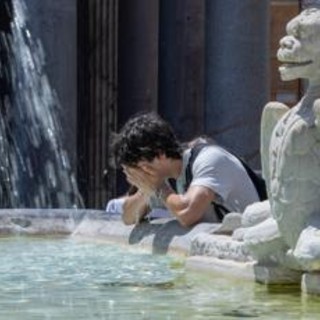 Caldo senza sosta: 7 città bollino rosso, domani saranno 15