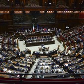 Dalla Camera via libera definitivo con 216 sì, la manovra è legge Dalla Camera via libera definitivo con 216 sì, la manovra è legge