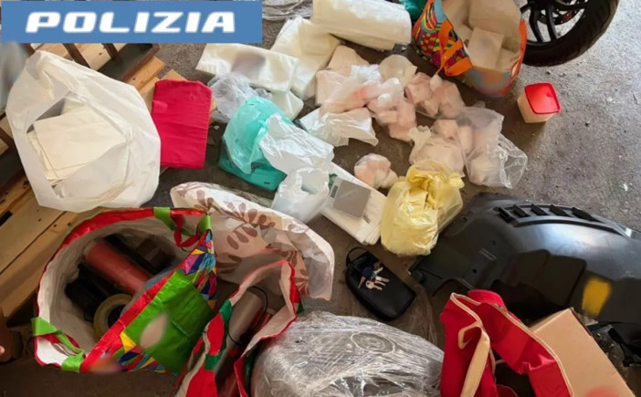 Scoperto deposito con 3,5 Kg di cocaina, arrestato 59enne catanese Scoperto deposito con 3,5 Kg di cocaina, arrestato 59enne catanese
