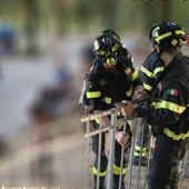 Paura a Pordenone, bimbo di 2 anni incastrato con la testa nella ringhiera del parco giochi: soccorso Paura a Pordenone, bimbo di 2 anni incastrato con la testa nella ringhiera del parco giochi: soccorso