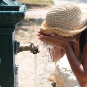Caldo, afa riguadagna terreno: giovedì bollino rosso in 3 città, arancione in 9 Caldo, afa riguadagna terreno: giovedì bollino rosso in 3 città, arancione in 9