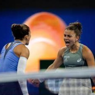 Errani 'allenatrice' di Paolini a Wuhan: &quot;Dalle fastidio, ma varia il servizio&quot;