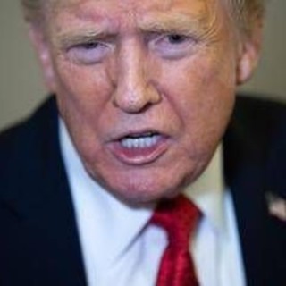 Usa, Trump annuncia: "Riprenderemo test armi nucleari" Usa, Trump annuncia: "Riprenderemo test armi nucleari"