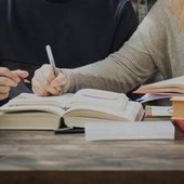 Manovra, Cgil: "Al di là delle peggiori aspettative, governo vive su un altro pianeta". Scontro sulla scuola