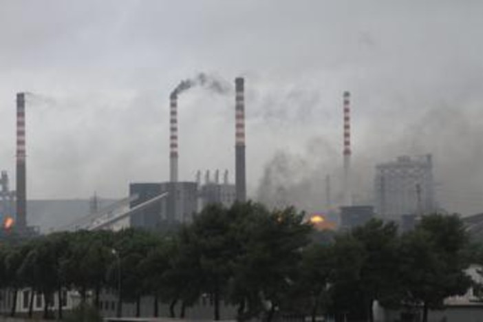 Ex Ilva, Corte Appello Milano: "Deve chiudere entro 90 giorni per amianto e polveri sottili" Ex Ilva, Corte Appello Milano: "Deve chiudere entro 90 giorni per amianto e polveri sottili"