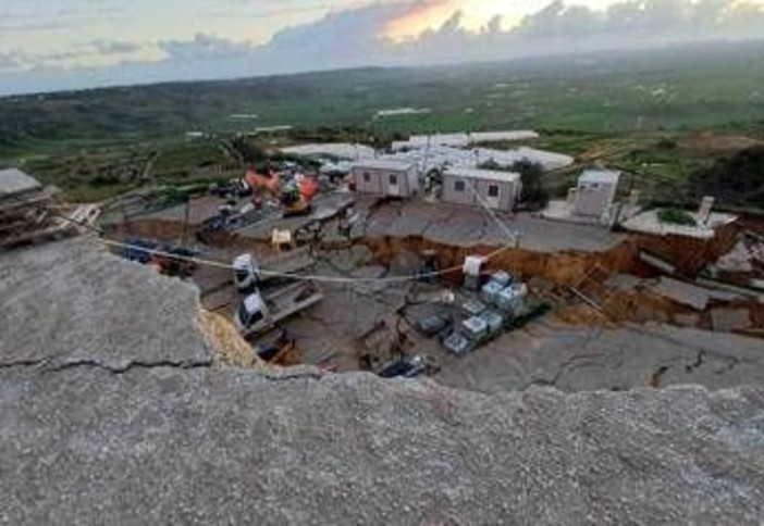 Frana a Niscemi, notte al Palasport per oltre 500 sfollati