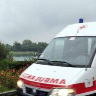 Escavatore si ribalta, operaio morto schiacciato nel Bresciano Escavatore si ribalta, operaio morto schiacciato nel Bresciano