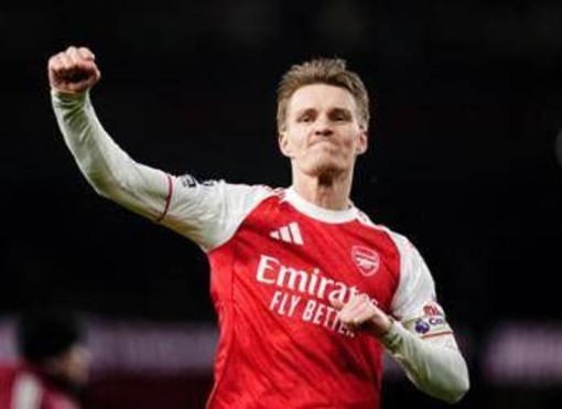 Arsenal vince Premier League dopo 22 anni, Manchester City pari con Bournemouth Arsenal vince Premier League dopo 22 anni, Manchester City pari con Bournemouth