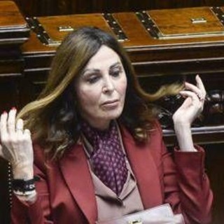 Santanchè denunciata da socio per diffamazione, ministra a processo