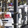 Caro carburanti, autotrasportatori sospendono fermo dopo incontro a Palazzo Chigi Caro carburanti, autotrasportatori sospendono fermo dopo incontro a Palazzo Chigi