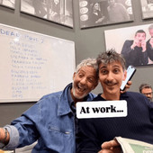 Fiorello e Biggio 'at work' in redazione ironizzano sul toto-morti, primo della lista Amadeus