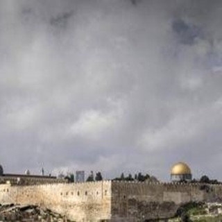 Gerusalemme, media: oltre 460 coloni israeliani assaltano moschea di Al-Aqsa