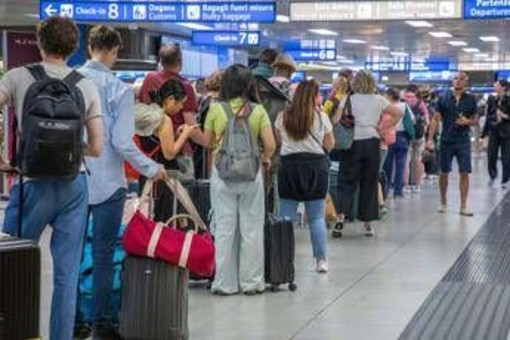 Ebola, obbligo di dichiarazione per chi arriva da Congo o Uganda: l'ordinanza