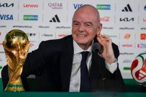 Infantino e i Mondiali 'di Trump': "Coppa del Mondo possibile solo con Donald" Infantino e i Mondiali 'di Trump': "Coppa del Mondo possibile solo con Donald"