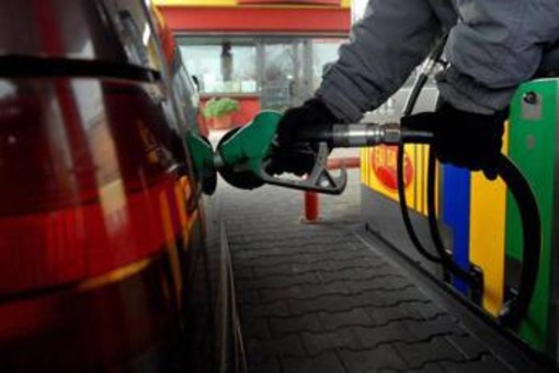 Carburanti, riforma attesa oggi in Cdm: da stretta autorizzazioni a bonus 'colonnine', le misure Carburanti, riforma attesa oggi in Cdm: da stretta autorizzazioni a bonus 'colonnine', le misure