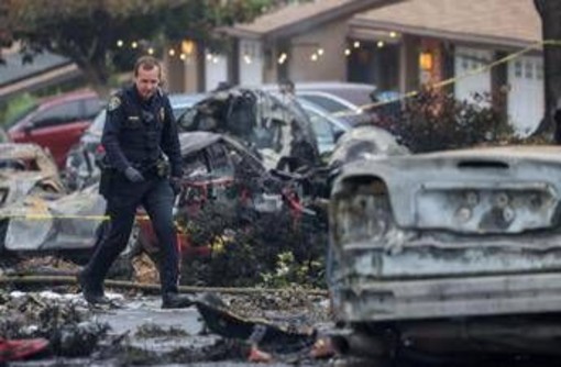Usa, aereo privato si schianta su abitazioni a San Diego: diverse vittime