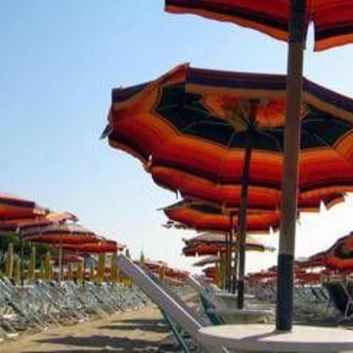 Frutta e yogurt, il pranzo perfetto in spiaggia per il medico