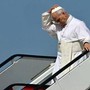 Papa Leone XIV, problema tecnico al decollo: il Pontefice scende dall'aereo