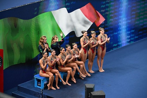 Agli Europei di nuoto artistico bronzo per il team acrobatico azzurro Agli Europei di nuoto artistico bronzo per il team acrobatico azzurro