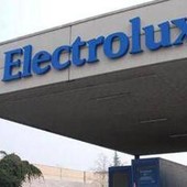 Electrolux, annuncia 1.700 esuberi in Italia e chiude lo stabilimento di Cerreto d'Esi Electrolux, annuncia 1.700 esuberi in Italia e chiude lo stabilimento di Cerreto d'Esi