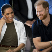 Harry e Meghan, Bbc: "Sono arrivati nel Regno Unito". Il rientro con i figli dopo sei anni