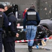 Francia, sparatoria nelle Yvelines: un morto e quattro feriti, indagini per terrorismo Francia, sparatoria nelle Yvelines: un morto e quattro feriti, indagini per terrorismo