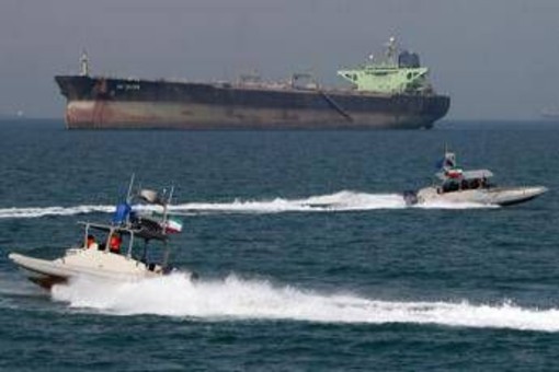 Iran sotto attacco, nuovo colpo all'economia globale: l'impatto della crisi