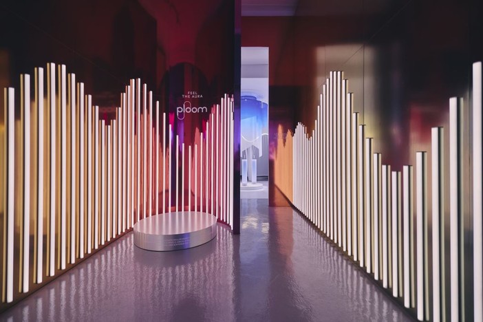 Ploom, l’installazione immersiva “Feel The Aura” alla Milano Design Week