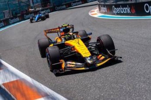 Gp Miami, Norris vince la sprint davanti a Piastri e Leclerc
