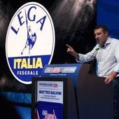 Lega, Salvini: "Se mi confermate segretario andrò in cdm a dire basta a soldi e armi all'Ucraina" Lega, Salvini: "Se mi confermate segretario andrò in cdm a dire basta a soldi e armi all'Ucraina"