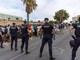 Nuovi scontri a Ceuta tra migranti e polizia, agenti sparano in aria per disperdere folla