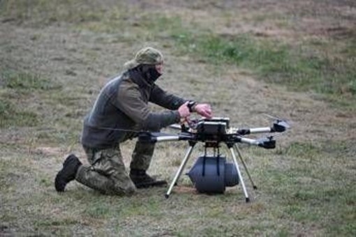 Ucraina, fotoreporter francese ucciso da un drone: è la prima volta Ucraina, fotoreporter francese ucciso da un drone: è la prima volta
