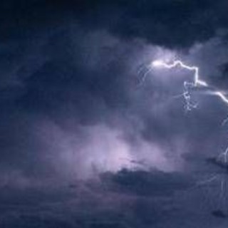 Temporali sull'Italia, scatta l'allerta gialla per maltempo in otto regioni Temporali sull'Italia, scatta l'allerta gialla per maltempo in otto regioni