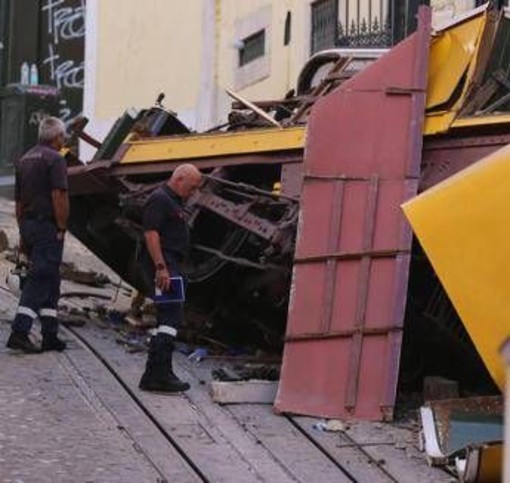 L'italiana ferita a Lisbona: &quot;Mi è sembrato di rivivere il terremoto dell'Aquila del 2009&quot;